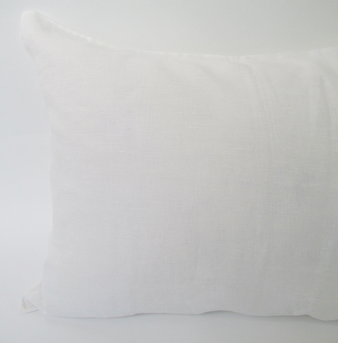 ピローケース　LINEN TALES White