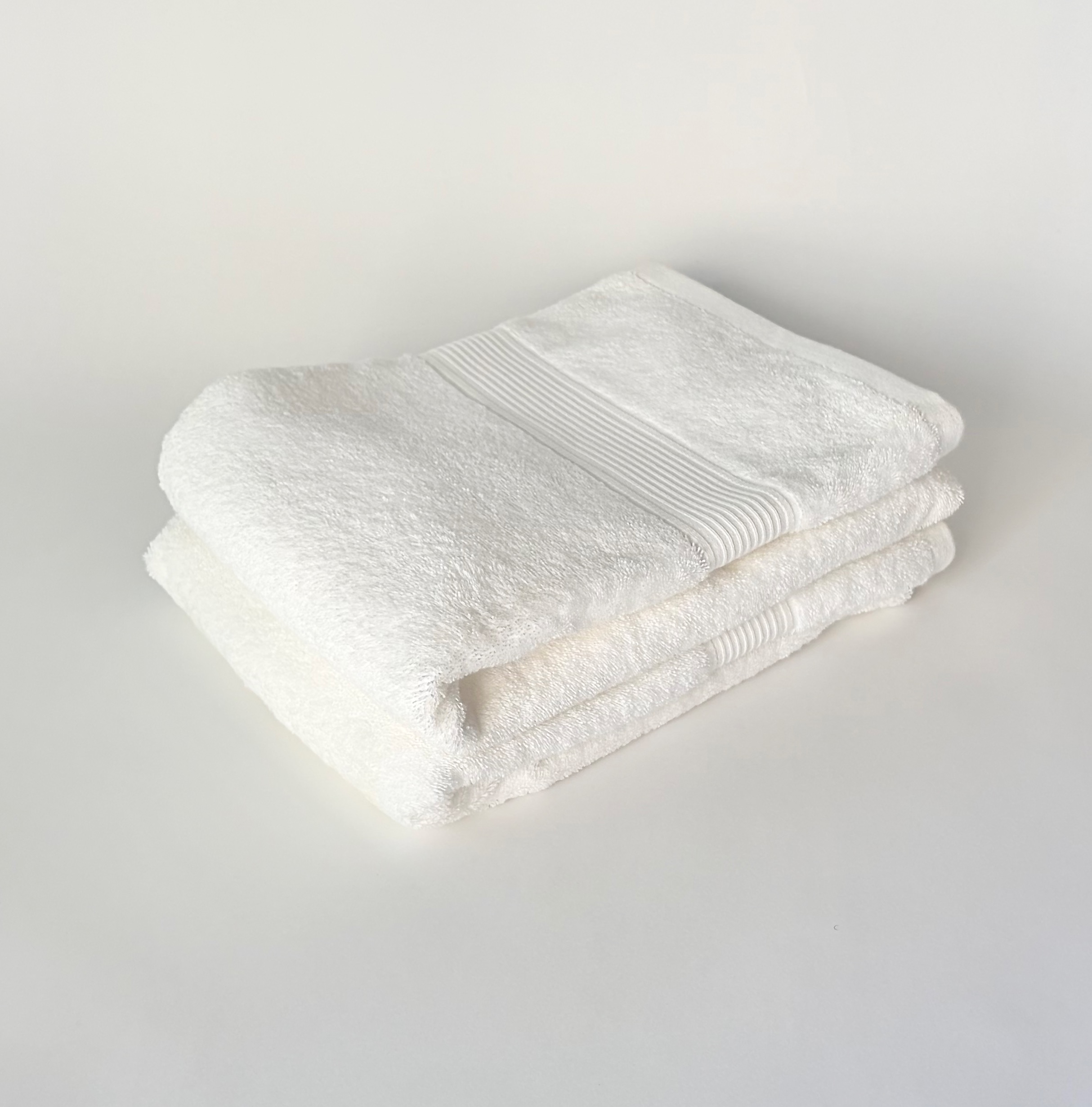 CONRAN(コンラン)　バスタオル　690×1390　WHITE