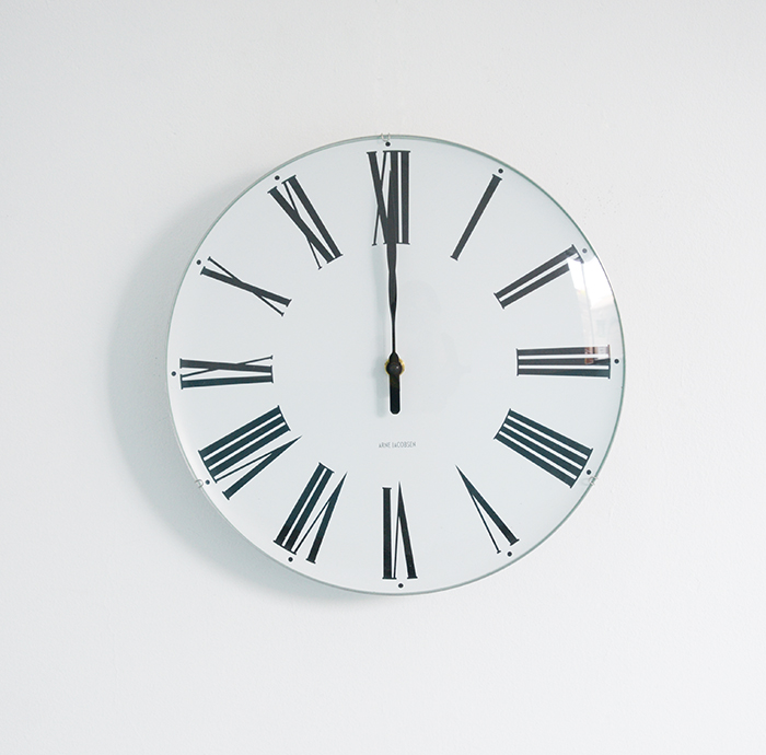 Arne Jacobsen Roman(M) (アルネヤコブセン　ローマン)　壁掛け時計